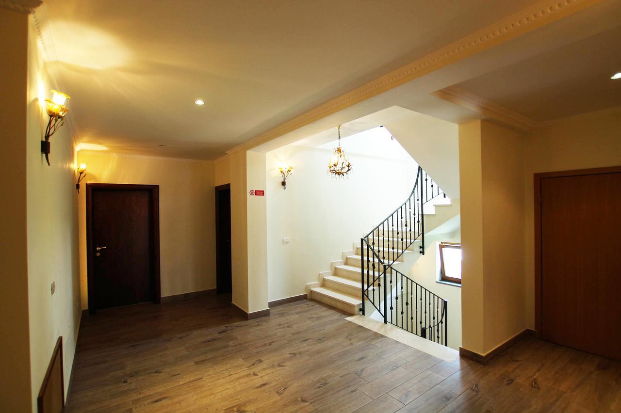 Hotel Eposi Шкодер Экстерьер фото